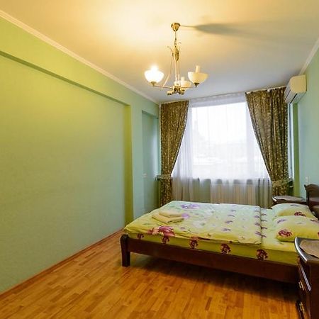 Апартаменти 3-Кімнатні М. Золоті Ворота Киев Экстерьер фото